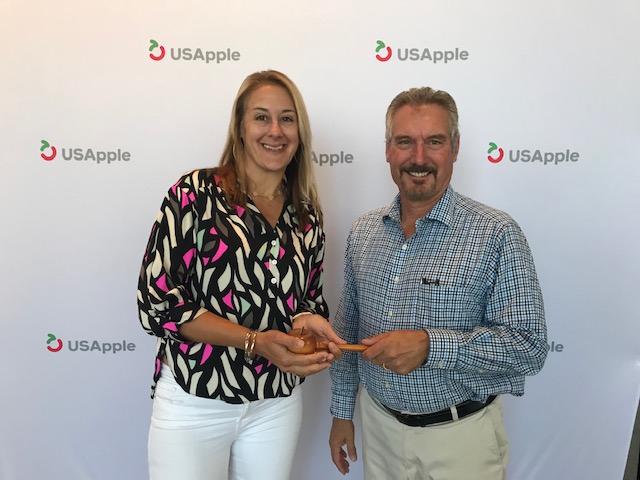 Gavel passes to new USApple board chair